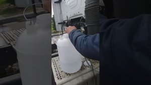 Крутой душ для дальнобойщика.