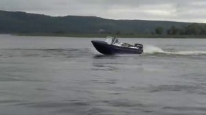 Отчаянная попытка перевернуть лодку