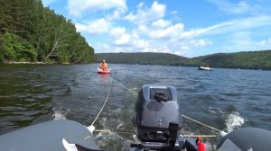 Недорогая альтернатива водным лыжам. Доступно даже с мотором 9.8 л.с.! Под 15 веселее!