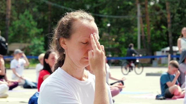 Международный день йоги в Хабаровске. Утро в городе