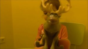 Киндер Сюрприз Холодное Сердце распаковка открываем 2 яйца с Алисой #AlisebabyTV