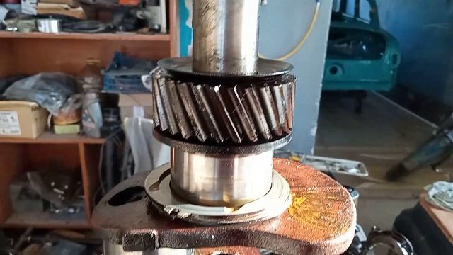 ЗМЗ 24Д, плохое давление масла на горячую. Поможет ли замена масла или всё-таки капиталка мотора. смотреть онлайн