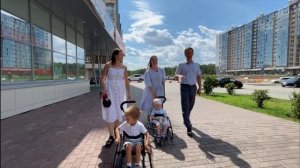 Ньютон - Европа в Челябинске | Большое Путешествие маленькой колясочки | Эксперимент