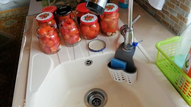 Очень вкусные Помидоры в "собственном" соку. Проще не бывает.