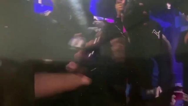 В Эквадоре вооруженные люди в прямом эфире взяли в заложники ведущих телеканала TC Televisión.
