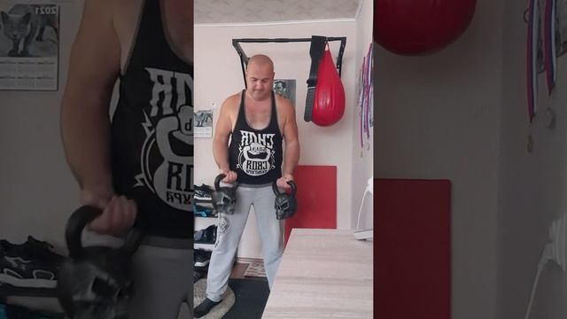 обзор дизайнерских гирь в виде черепа по 20кг от компании Iron head?? смотреть онлайн