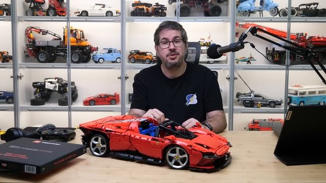 LEGO Technic 42143 Ferrari Daytona SP3 review part 2 - details, features, errors, comparison смотреть онлайн