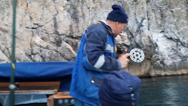 Как Змеи -рыбу ловили. Рыбалка! Крым. Балаклава. Стена Ушакова. Ноябрь 2019г смотреть онлайн