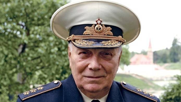 Портрет на фоне моря. Комарицин. смотреть онлайн