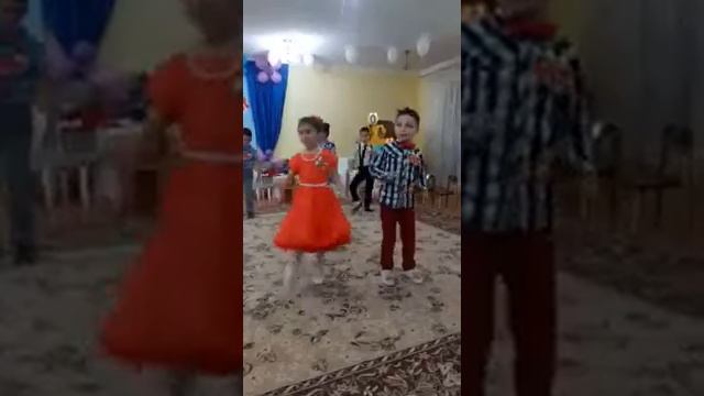 Детсад "Сказка" г. Моздок, выпускной 2017 года смотреть онлайн