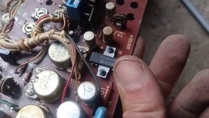 Нашел зелёные КМ конденсаторы в телевизоре Электроника 409Д