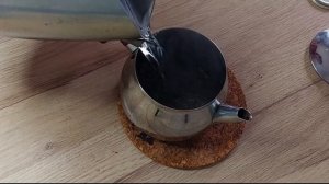 Завариваю зеленый чай с имбирем и наслаждаюсь вкусом ?