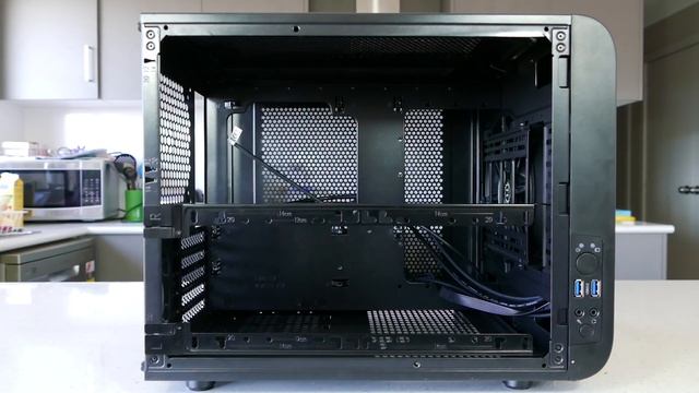 Thermaltake Core V21 Micro-ATX Case Review смотреть онлайн