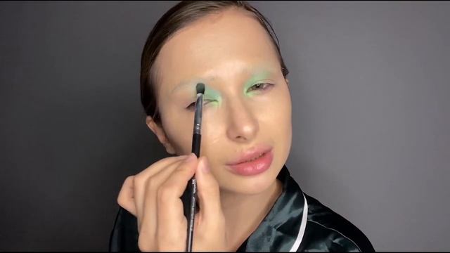 НОВОГОДНИЙ МАКИЯЖ 2023: Где брови смотреть онлайн