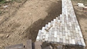 Садовая дорожка и барбекю из строительного мусора (Обрезков кирпича)