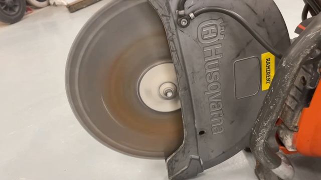 Köp Motorkap Husqvarna K970-400 på Klaravik смотреть онлайн