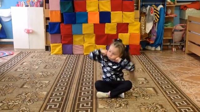 флешмоб ТАНЦУЙ ПОКА МОЛОДОЙ