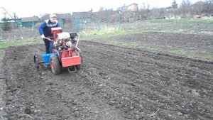 посев моей доработанной сеялкой СМ-6 ПАХАРЬ