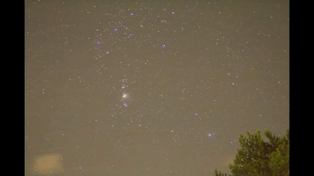 Ночной таймлапс Ориона на даче и Пояс Ориона.Дубль 2.Видео в ускоренном виде. Ночь 7 ноября 2021год смотреть онлайн