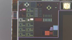 Среднеформатная астрокамера QHY461 и колесо Apogee AFW50-7R