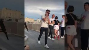 Пранки с игрушечный пистолетом