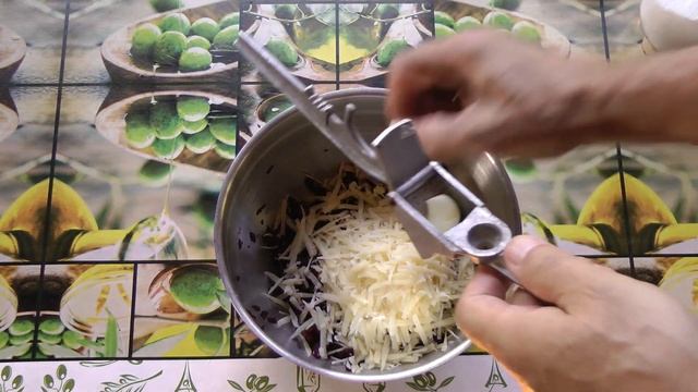 Салат из свеклы с твердым сыром и чесноком смотреть онлайн