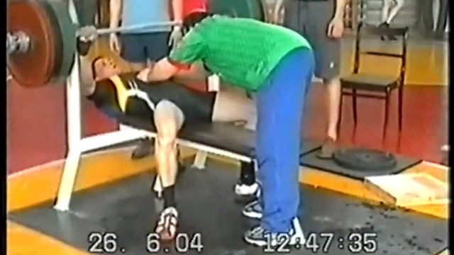 Гук Андрей в/к 67,5 Жим 205,5 кг ЧРБ по жиму 26 06 2004 г смотреть онлайн