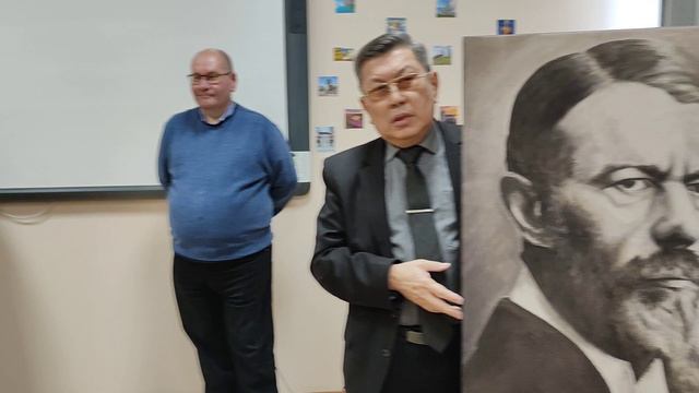 Передача Кафедре политологии и социологии БГУ портрета социолога Макса Вебера (1864-1920)