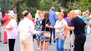 Миллион алых роз Парк Горького Харьков