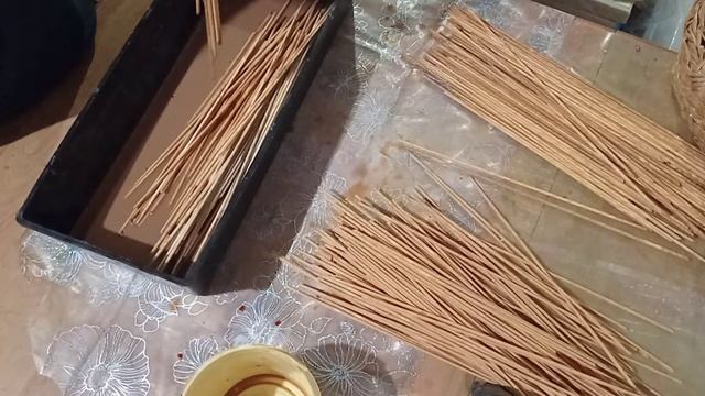 Красим морилкой трубочки из кассовой ленты смотреть онлайн