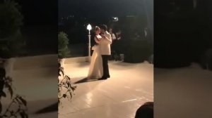 СВАДЕБНЫЙ ТАНЕЦ БУРАКА ОЗЧИВИТА И ФАХРИЕ ЭВДЖЕН