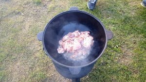 Кролик в казане с картошкой