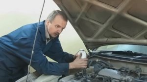 КАК ОДНОМУ ПРОКАЧАТЬ ТОРМОЗА. Все СПОСОБЫ замены тормозной жидкости #ремонтавто "Гараж №6"