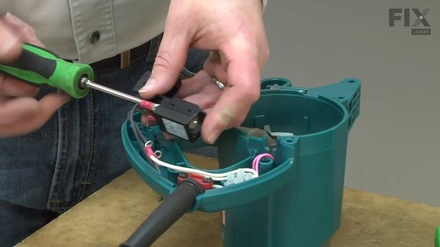 Makita Circular Saw Repair - How to Replace the Switch смотреть онлайн