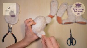 Часть 8 - Пришивание ушей и соединение всех деталей, Шьем мишку-тедди с Ксенией Мороз