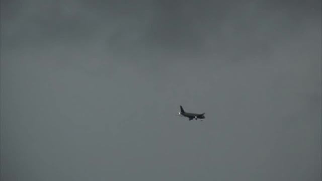 молния ударила самолёт смотреть онлайн