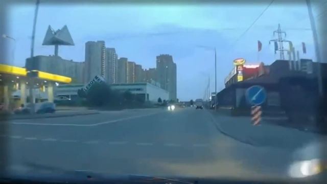 Оказывается, карма на дороге существует Вот отличное доказательство смотреть онлайн