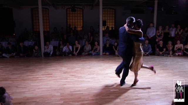 José Luis Gonzaléz & Paulina Cazabón Goméz - Milonga de Buenos Aires, Łódź Tango Salon Festival 201 смотреть онлайн