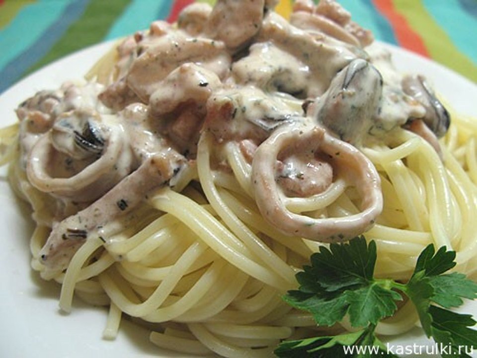 Кальмары в сливочном соусе.mp4 смотреть онлайн