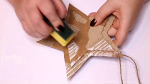 КРАСИВЫЙ НОВОГОДНИЙ ДЕКОР / Звездочка из картона своими руками / DIY Christmas decoration