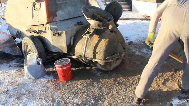 Монтаж полусухой стяжки. Песок+цемент+фиброволокно смотреть онлайн