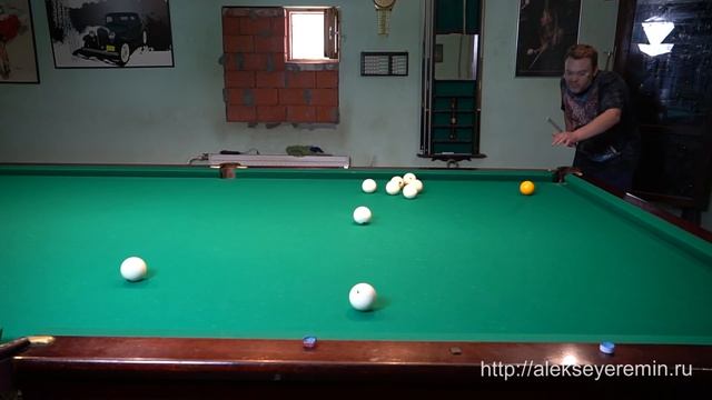 Свой к себе — подучимся играть на бильярде