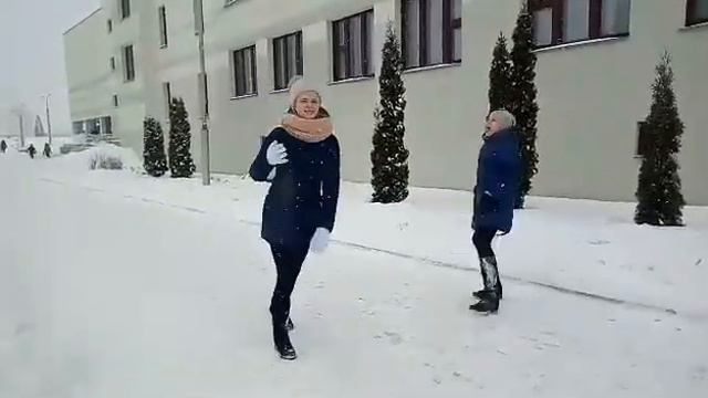 Нормальный человек vs я смотреть онлайн