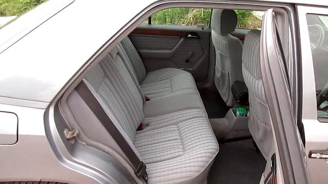 MERCEDES W124 E220 - POČASNI KRUG смотреть онлайн