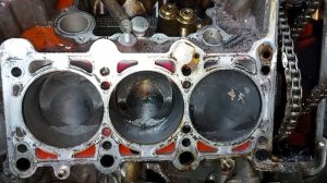 Audi A6 C6 2.8 CCEA перекладка поршней в ВМТ по левой голове. Пробег 326,5т.км