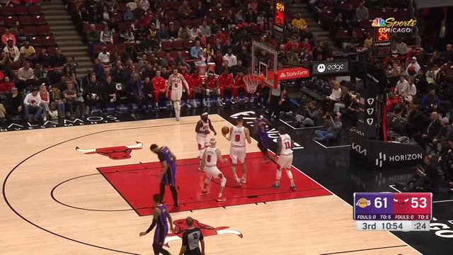 Game Recap: Lakers 121, Bulls 110 смотреть онлайн