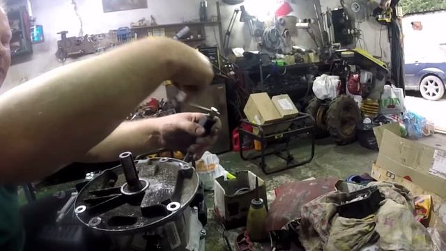 Разборка двигателя  с газонокосилки