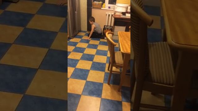 Просята моют пол смотреть онлайн