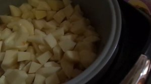 Картофель с мясом и грибами в мультиварке