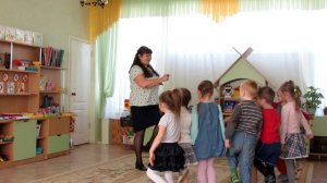 Занятие в средней группе по лепке "Ёжик"